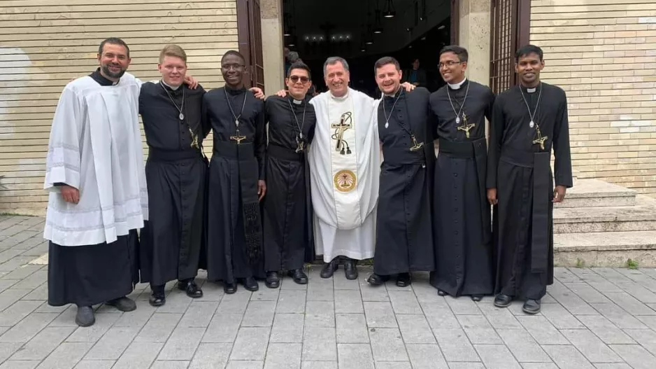 Ewige Gelübde in Rom/ Gelübdekandiudaten mit dem Generaloberen